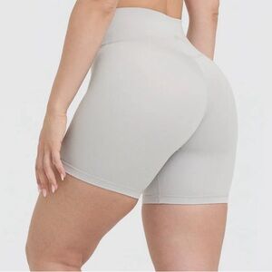 High  bewaisted shorts